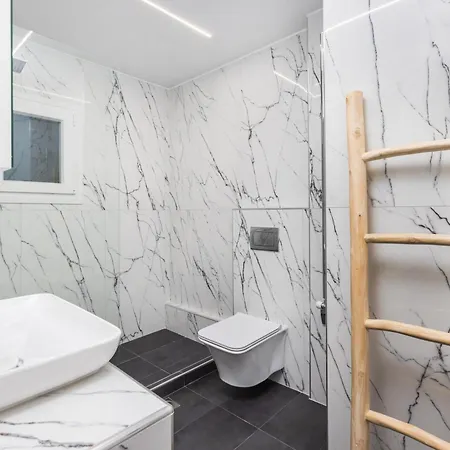 Mirror Luxury Penthouse By Binobi! *