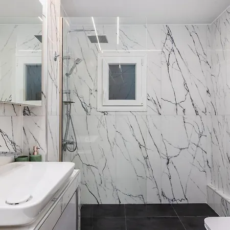 Mirror Luxury Penthouse By Binobi!