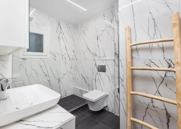 Mirror Luxury Penthouse By Binobi! *